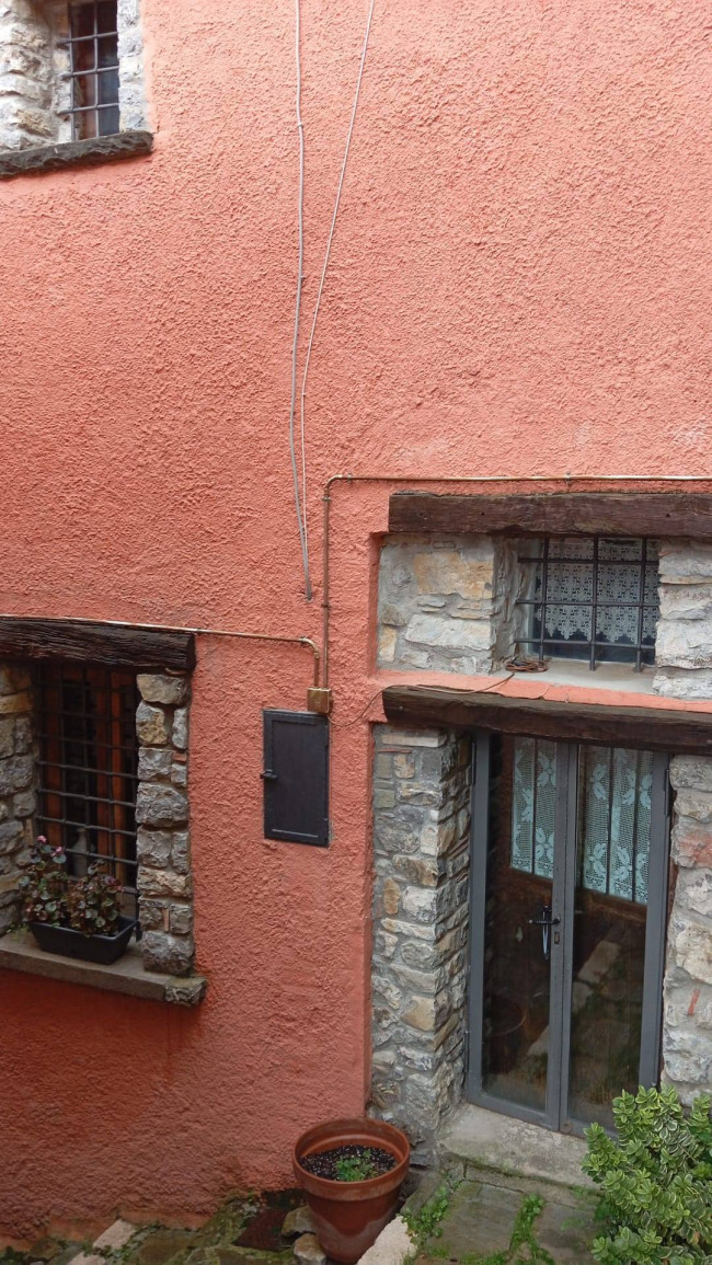 Abitazioni tipiche storiche in vendita a Sasso di Castalda