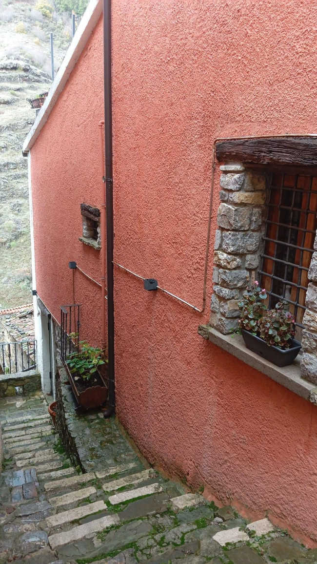 Abitazioni tipiche storiche in vendita a Sasso di Castalda