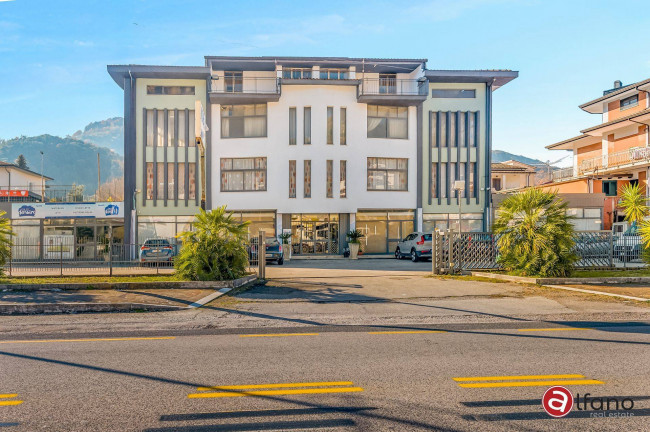 Locale commerciale in vendita a Castelnuovo Parano