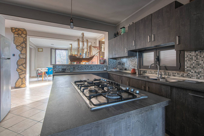 Casa indipendente in vendita a Torrice