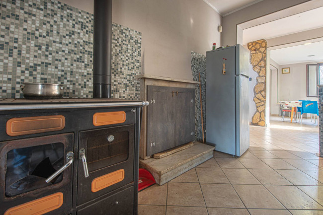 Casa indipendente in vendita a Torrice