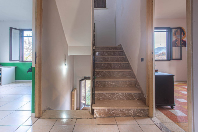 Casa indipendente in vendita a Torrice