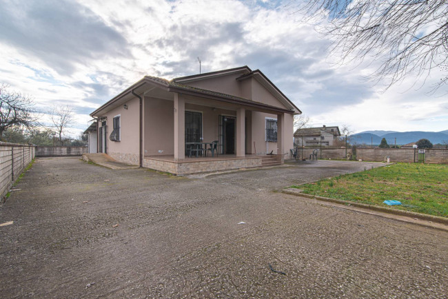 detached house for sale in Roccasecca