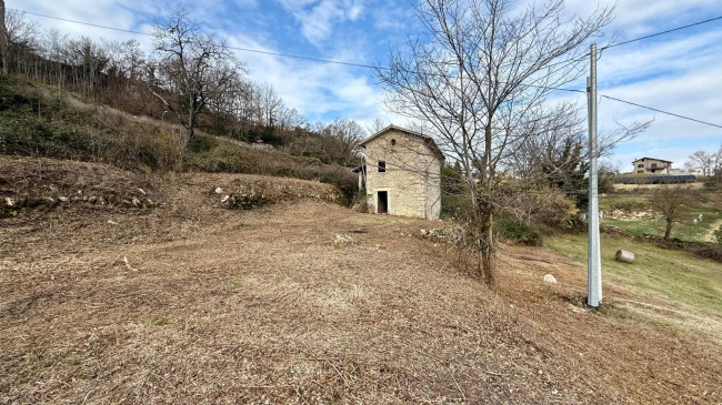 farmhouse for sale in Santopadre