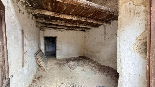 farmhouse for sale in Santopadre