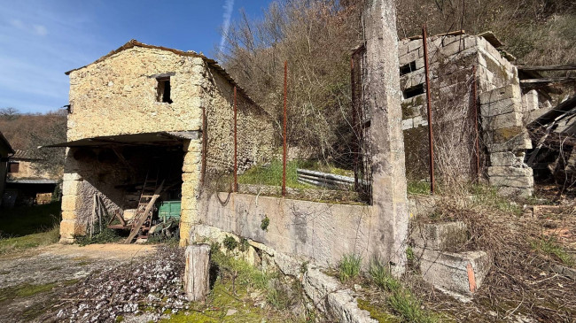 Casale di campagna in vendita a Arpino