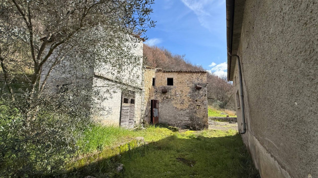 Casale di campagna in vendita a Arpino
