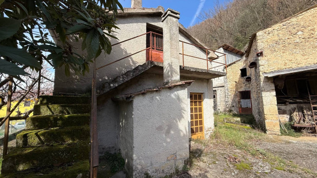 Casale di campagna in vendita a Arpino