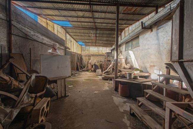 Locale commerciale in vendita a Latina