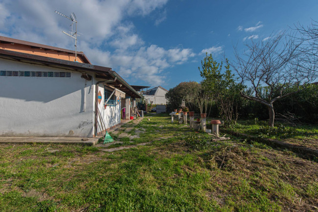 Locale commerciale in vendita a Latina