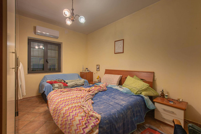 Locale commerciale in vendita a Latina