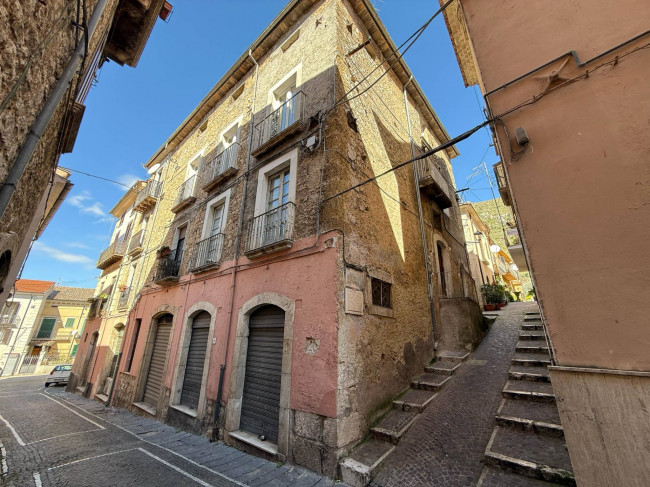 Abitazioni tipiche storiche in vendita a Roccasecca