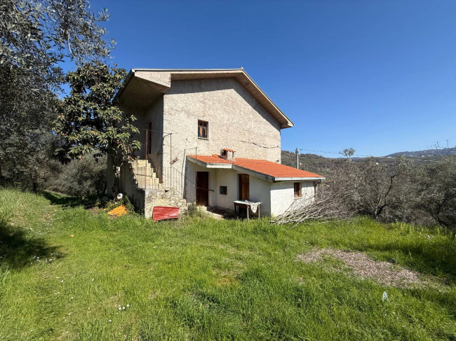 Casale di campagna in vendita a Arpino