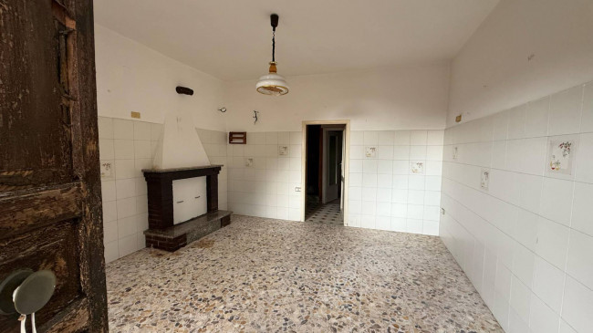 Palazzo intero stabile in vendita a Piglio