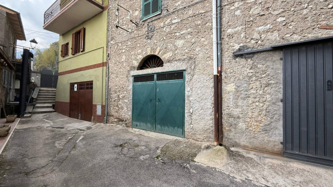 Palazzo intero stabile in vendita a Piglio