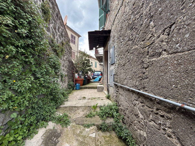 typical historical house for sale in Patrica