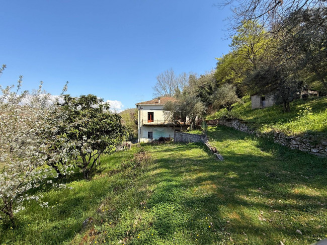 Casale di campagna in vendita a Fontana Liri