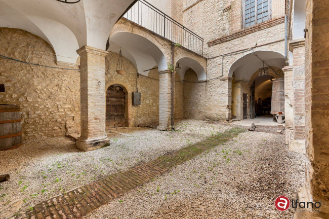 Palazzo storico in vendita a San Gemini