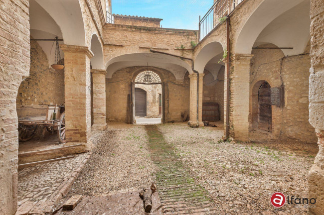 Palazzo storico in vendita a San Gemini