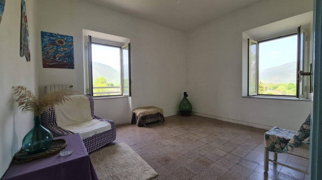 typical historical house for sale in Esperia