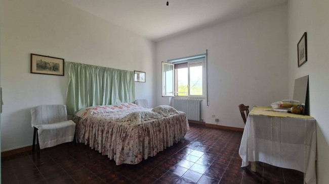 typical historical house for sale in Esperia