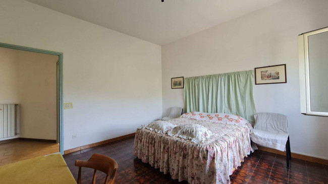 typical historical house for sale in Esperia