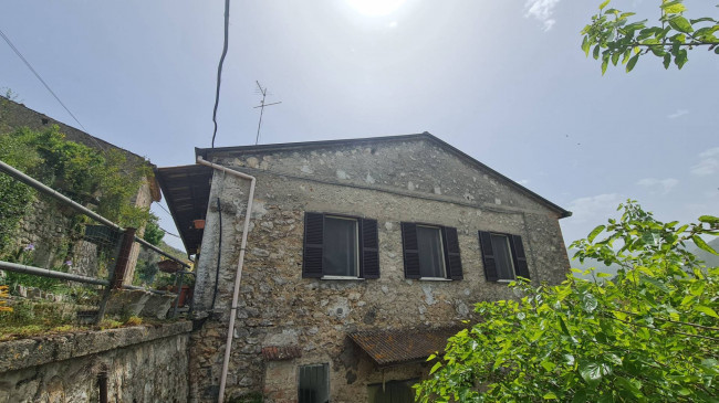 typical historical house for sale in Esperia