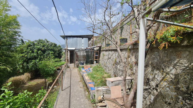 typical historical house for sale in Esperia