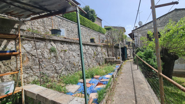 typical historical house for sale in Esperia