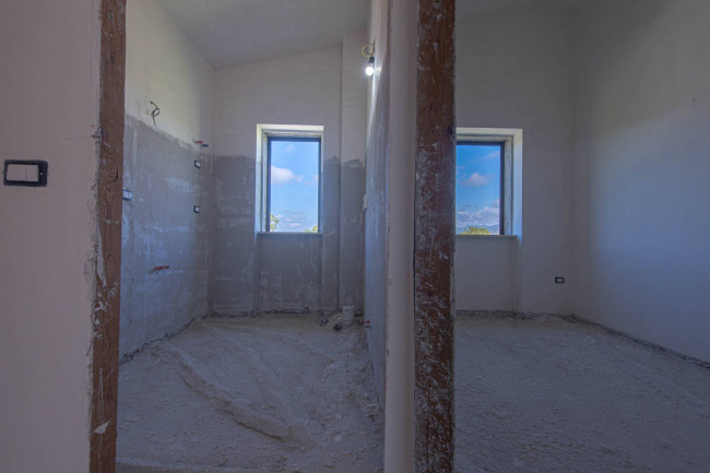 Palazzo intero stabile in vendita a Castrocielo
