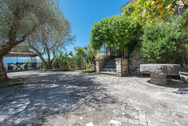 Palazzo storico in vendita a Colfelice