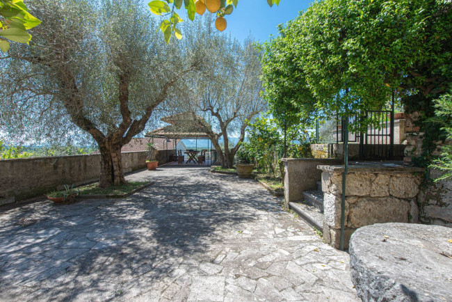Palazzo storico in vendita a Colfelice