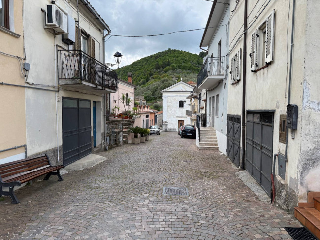 Abitazioni tipiche storiche in vendita a Ciorlano