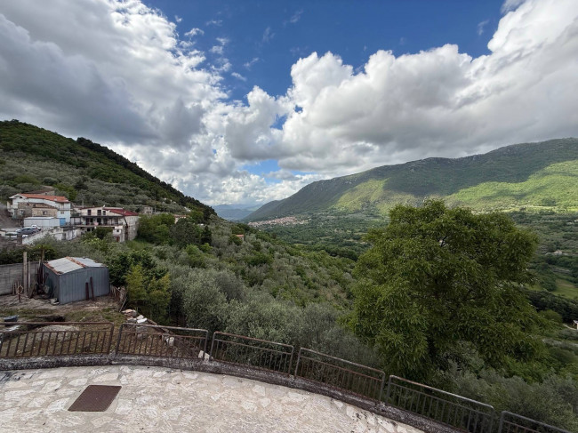 Abitazioni tipiche storiche in vendita a Ciorlano