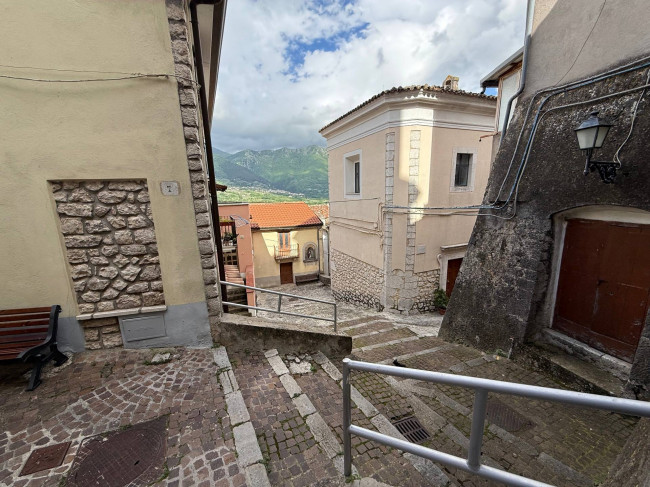Abitazioni tipiche storiche in vendita a Ciorlano