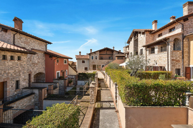 Villino a schiera in vendita a Ficulle