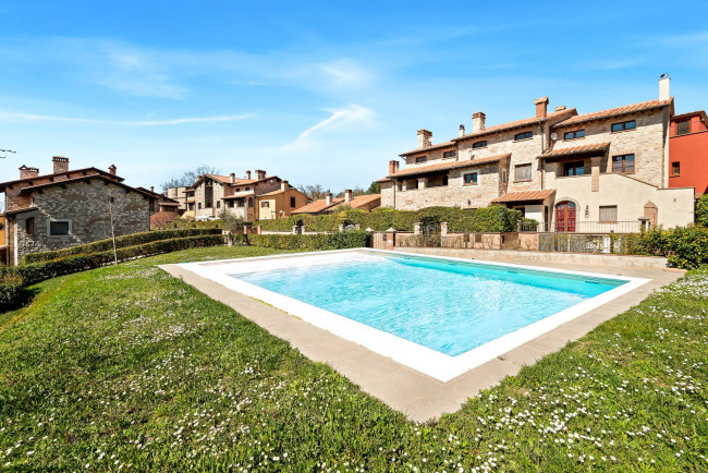 Villino a schiera in vendita a Ficulle