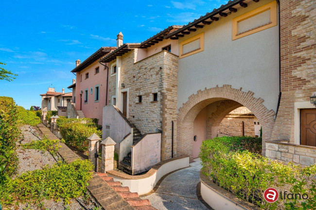 Villino a schiera in vendita a Ficulle