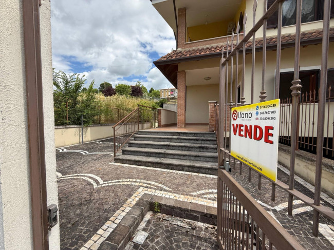 Appartamento in vendita a Colfelice