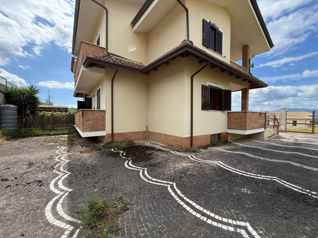 Appartamento in vendita a Colfelice