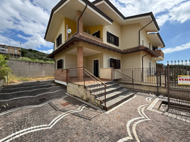 Appartamento in vendita a Colfelice