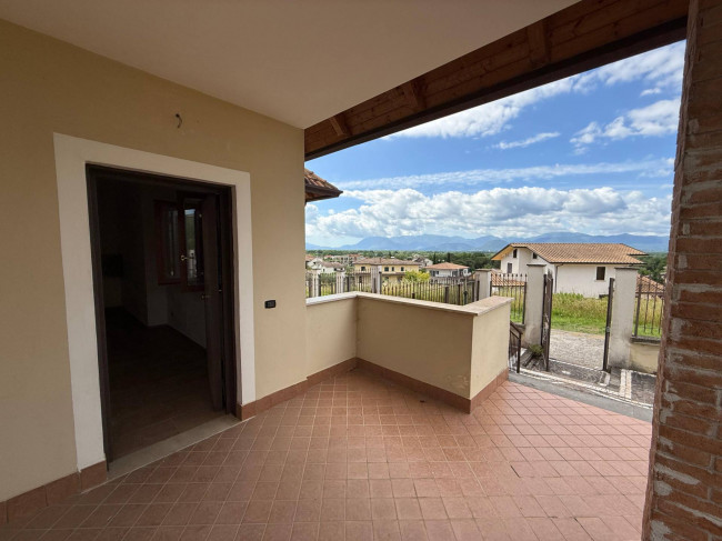Appartamento in vendita a Colfelice