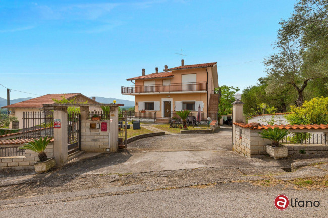 detached house for sale in Colfelice