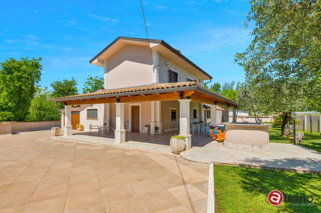 Villa for sale in Pontecorvo