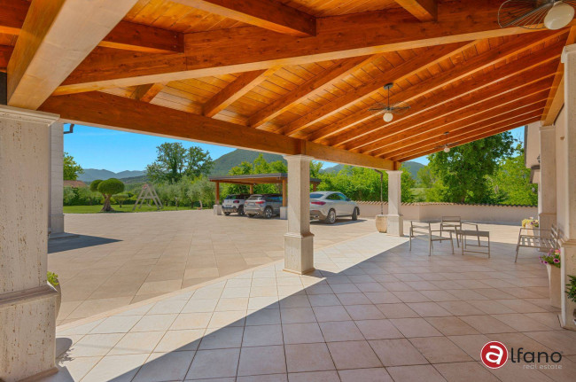 Villa for sale in Pontecorvo