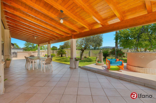 Villa for sale in Pontecorvo