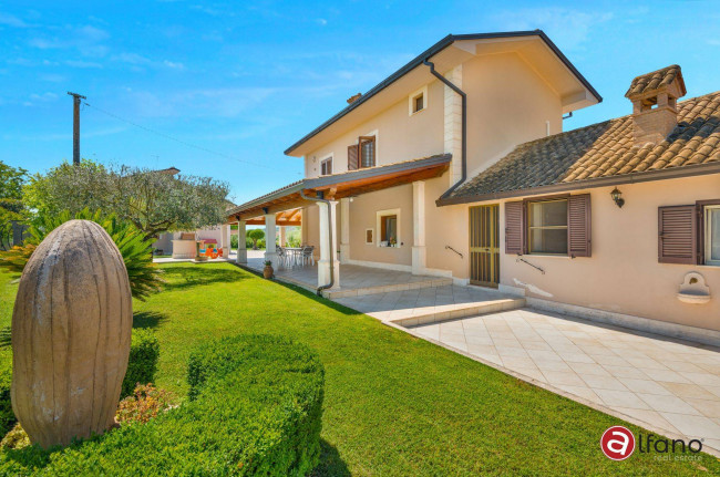 Villa in vendita a Pontecorvo