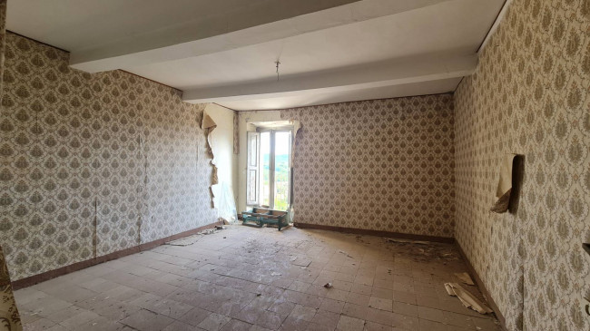 typical historical house for sale in Arpino