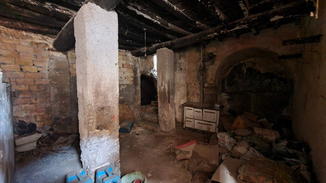 typical historical house for sale in Arpino