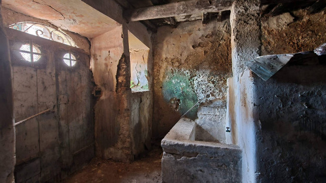 typical historical house for sale in Arpino